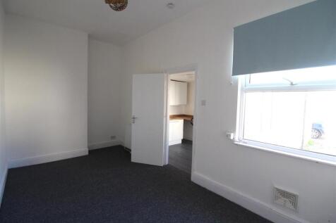 55a Field Street - Living room.JPG