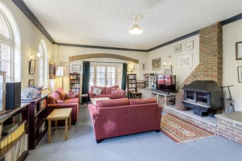 Coach House - Living Room