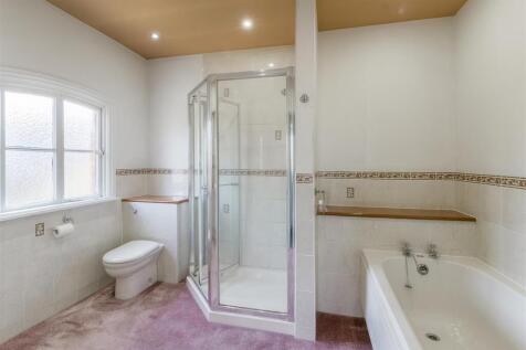 Coach House - Bathroom
