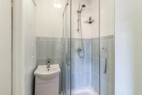 Flat 5a Shower Room