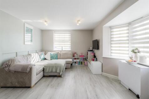 36 Flowerhill Drive 004.jpg