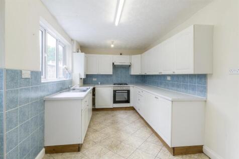 31 Whitworth Road kitchen.jpg