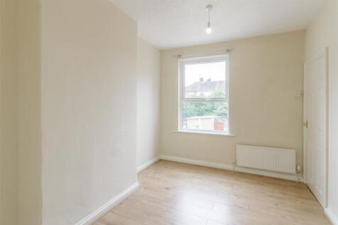 31 Whitworth Road bedroom 2.jpg