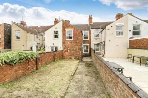 31 Whitworth Road garden2.jpg