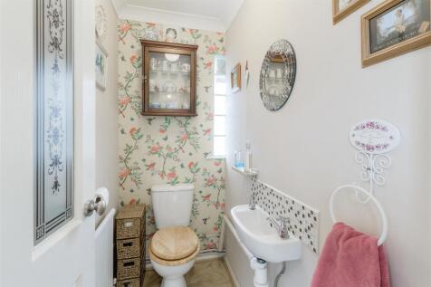 Cloakroom/WC
