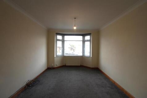 21 hillside road - living room .JPG