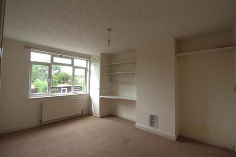 21 hillside road bedroom2.JPG