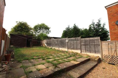 21 hillside road - garden.JPG