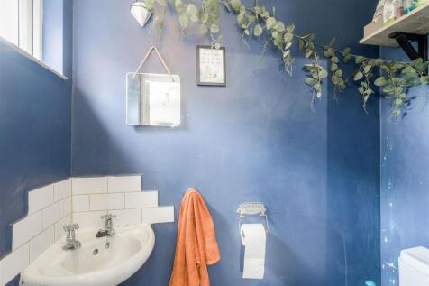 Cloakroom/WC