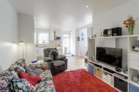 Living Room/Kitchen