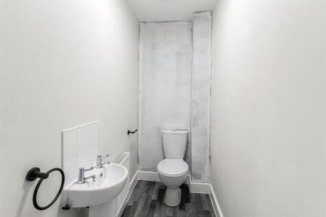 Cloakroom/WC