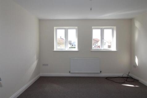 bedroom 1.JPG