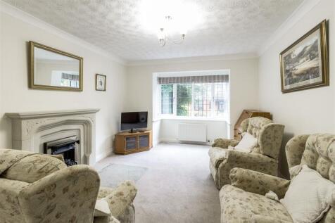 10 The Gardens living room