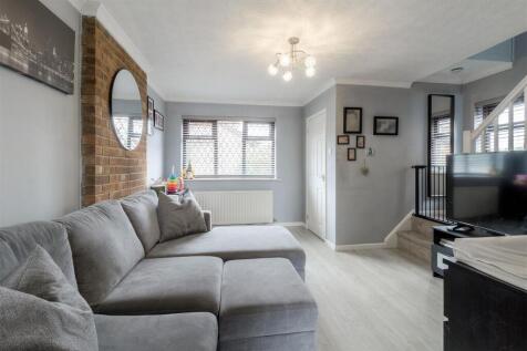 Medway Drive living2