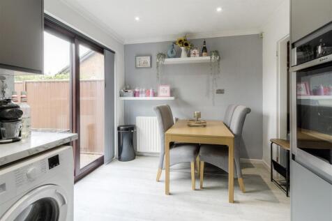 Medway Drive dining area