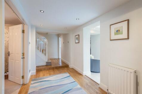 Sunnybank Hallway-1.jpg