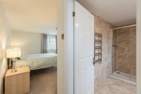 Sunnybank Bedroom 2-4.jpg