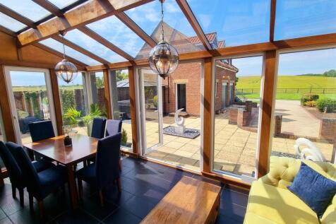 7 - Garden Room.jpg