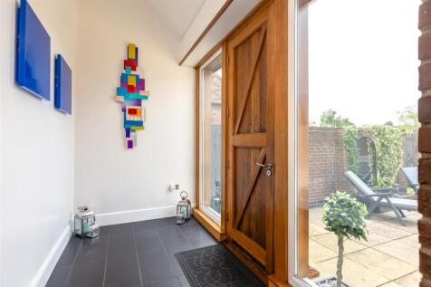 17 - Rear Entrance Hall.jpg