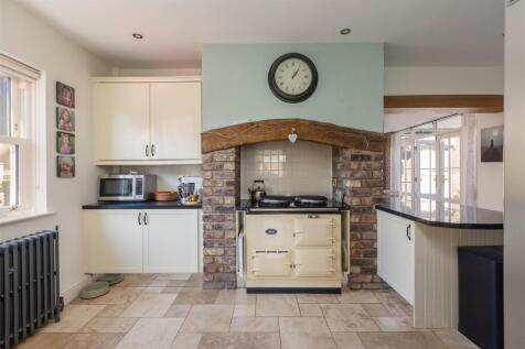 Grooms Cottage Kitchen Dining Room-2.jpg