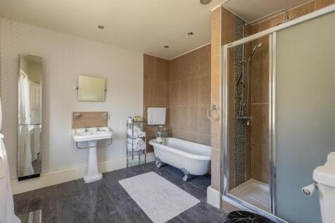 Grooms Cottage Bedroom 1-4.jpg