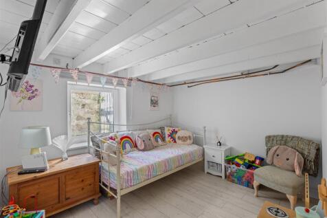 4 Smiddy Hill-02.jpg
