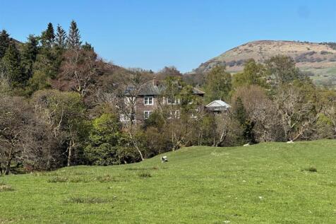 Swinsid Stones from Road.jpg
