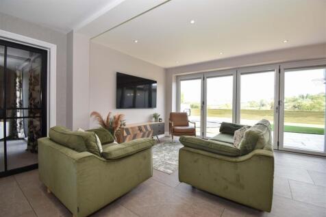 Open Plan Living Dining/Day Room