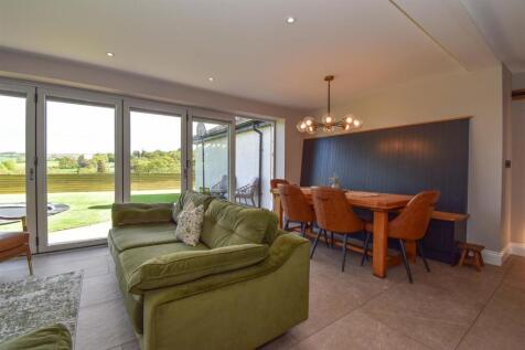 Open Plan Living Dining/Day Room