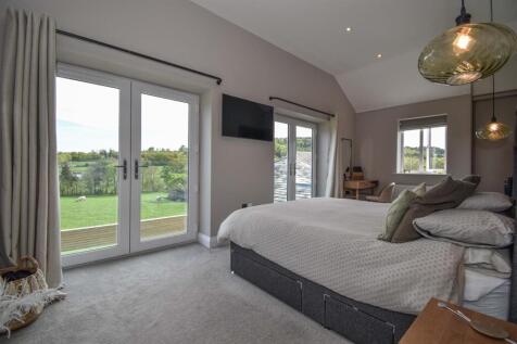 Malvern Bedroom 1 a.jpg