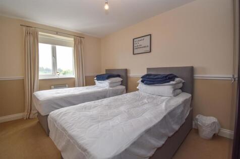 9 Mardale Road Bedroom 2a.jpg
