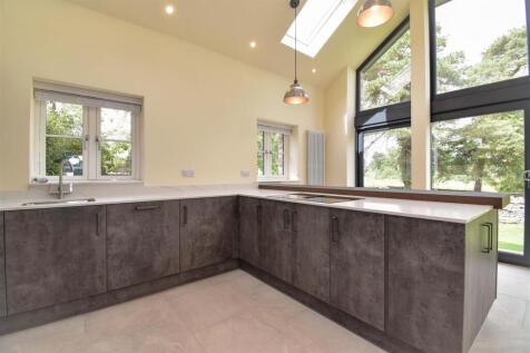The Poplars Kitchen c.jpg