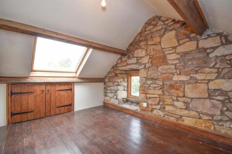 The Poplars Loft Room b.jpg