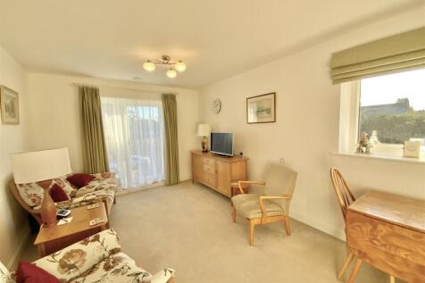 Lounge/ Dining Room