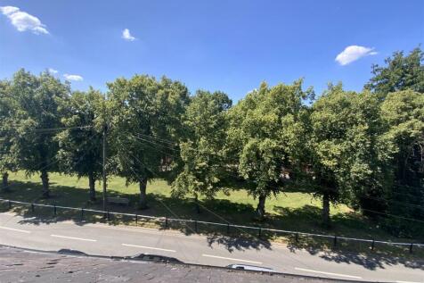 View over Horsefair Green