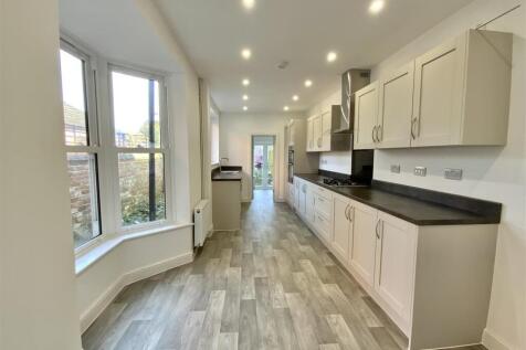 Large Fitted Kitchen