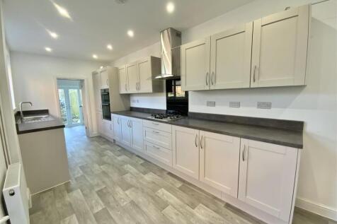 Large Fitted Kitchen