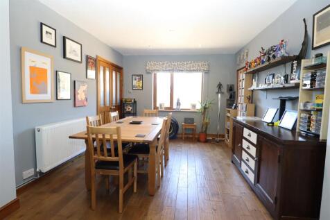 Dining/ Family Room