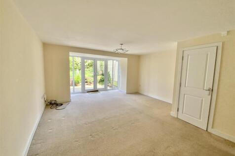 Lounge/ Dining Room