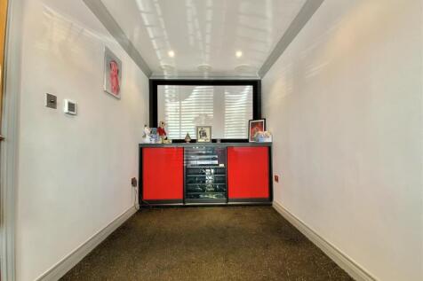 Family Room/Cinema Room