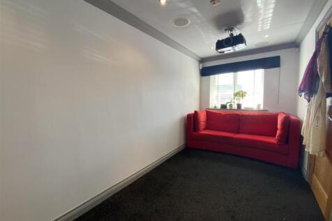 Family Room/Cinema Room