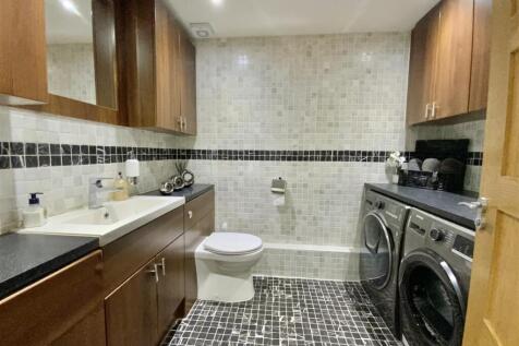Cloak Room / Utility Room
