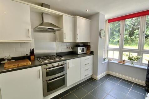 Kitchen/ Breakfast Room