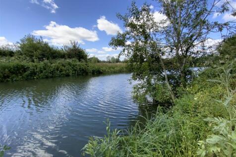 Adjacent to Rive
