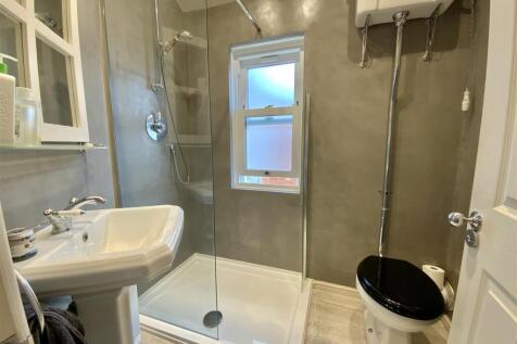 Bedroom 2 - Ensuite