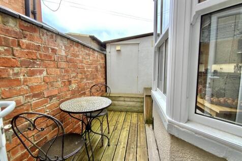 Side Courtyard