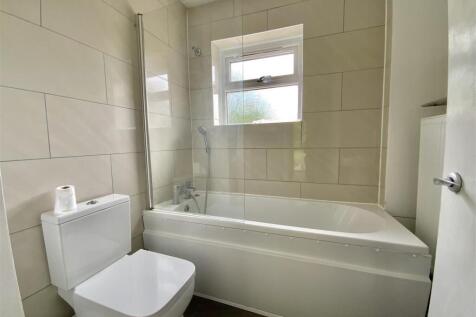 Bathroom (Ground Floor)