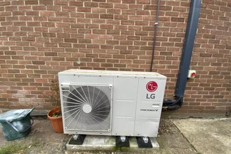 AirSource Heat Pump &#43;Solar Panels