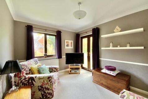 Sitting Room/ Study/ Bedroom 5