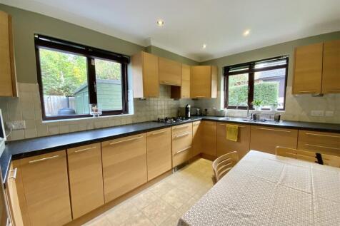 Kitchen/ Breakfast Room